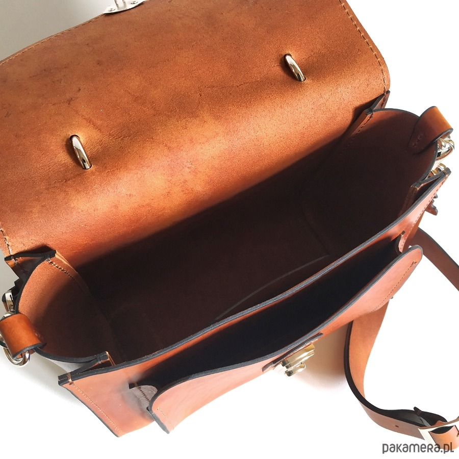 torby na ramię MIDI CUBE klapka koniak 4