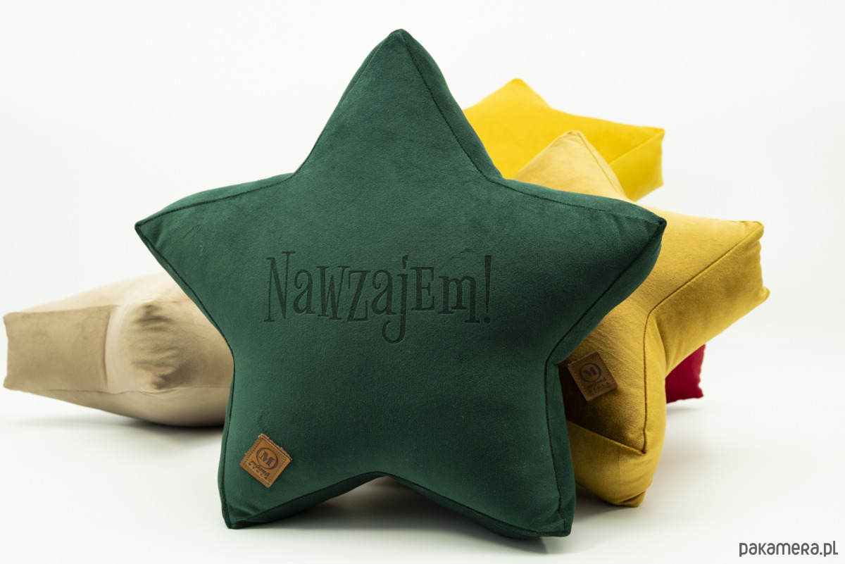 dekoracje świąteczne Poduszka dekoracyjna gwiazdka, świąteczna velvetowa - grawer NAWZAJEM! 1