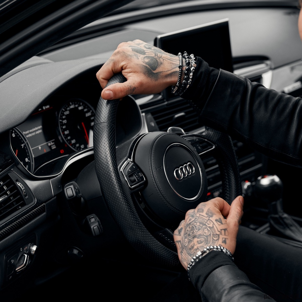 biżuteria męska Męska bransoletka grafitowe małe czachy - wojownik 1