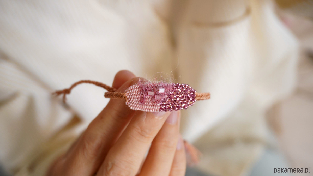bransoletki na sznurku Mini bransoletka handmade , wiązana na supełek - róż 1