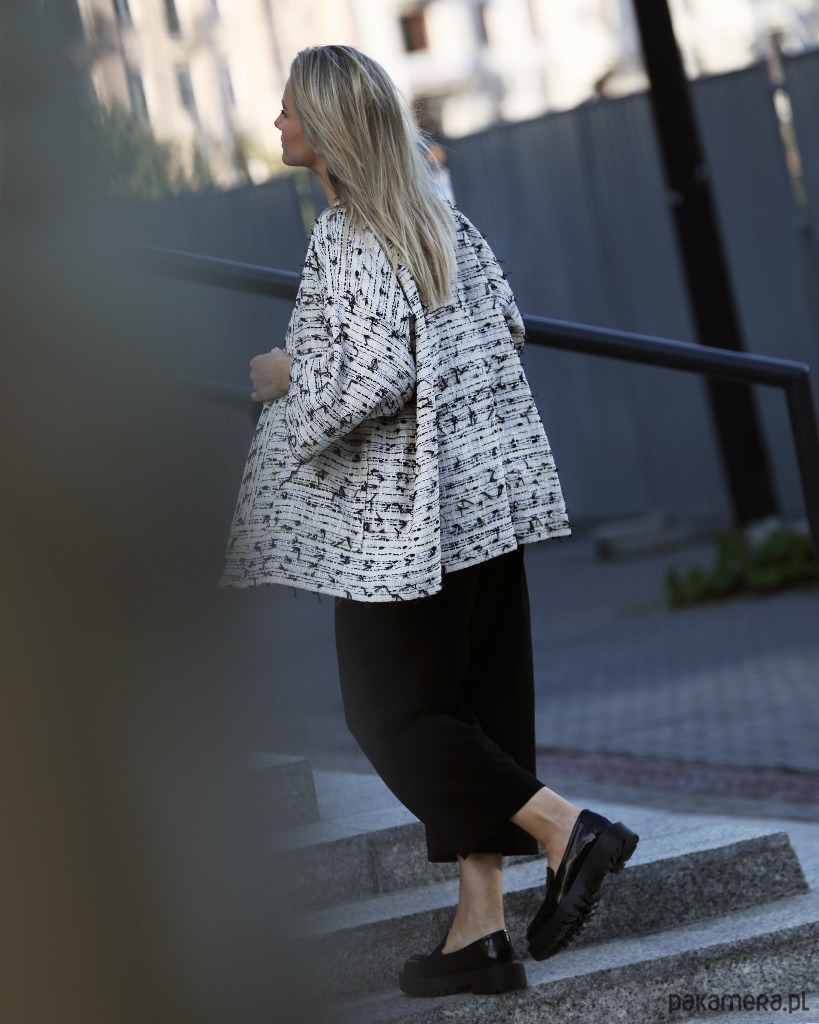 spodnie materiałowe damskie Tola - Dzianinowe spodnie culotte o długości 7/8 6