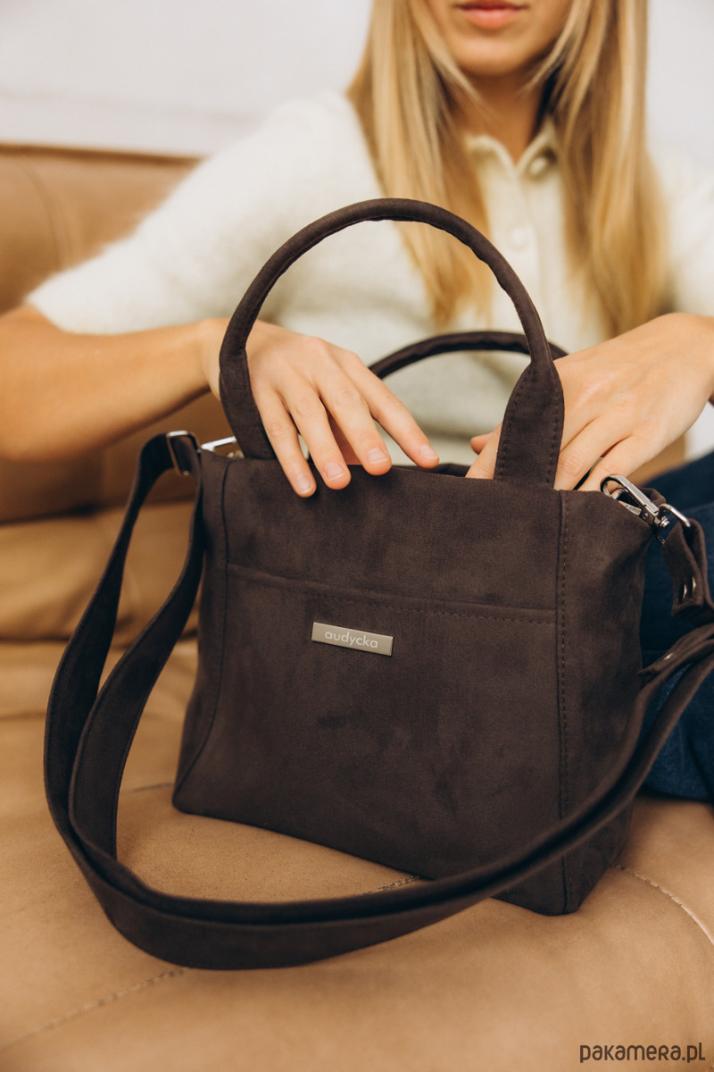 torby na ramię Kuferek listonoszka z nubuku tapicerskiego w kolorze brunatnym 2