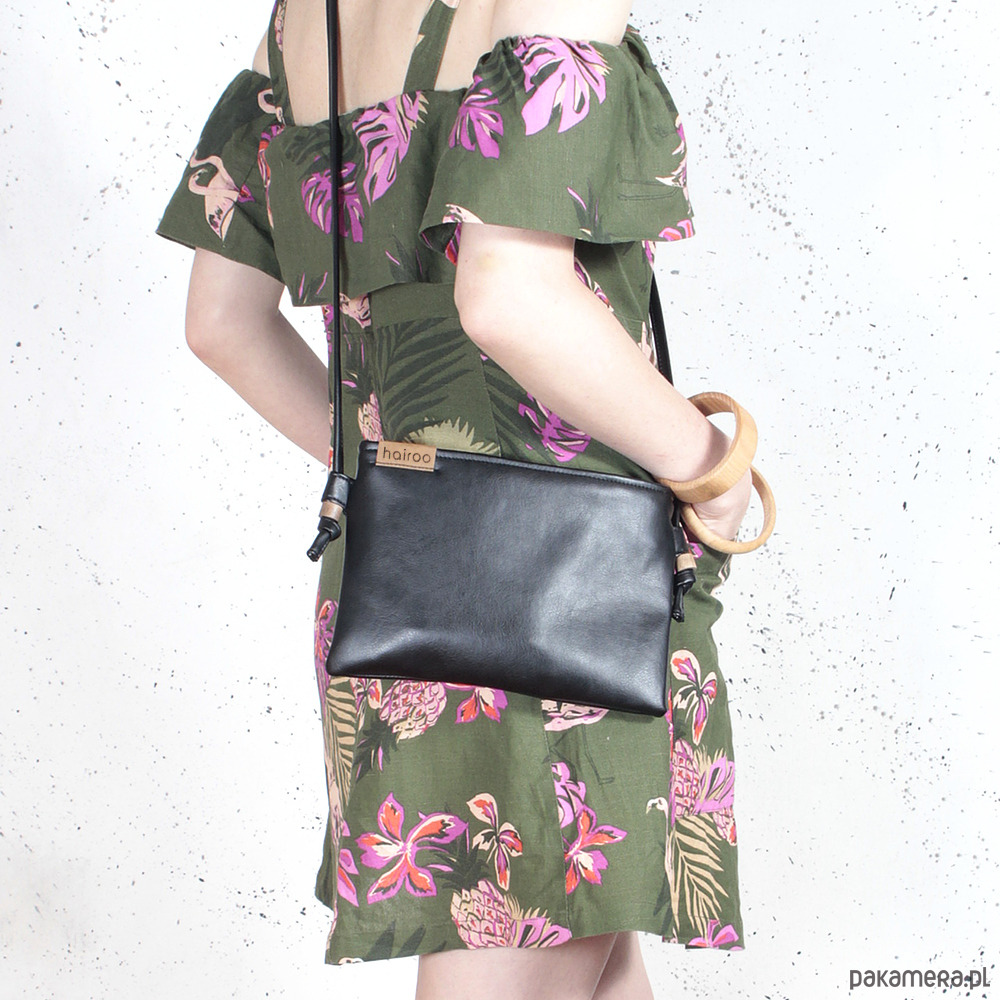 torebki mini Nodo Bag S czarna mała kopertówka z paskiem 3