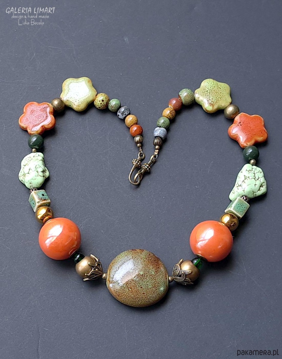 korale Elegancko i unikatowo Naszyjnik w kolorach jesieni z ceramiki i howlitu Prezent 1