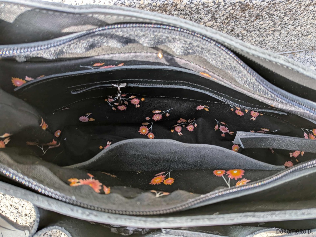 torby na ramię Czarna skórzana torebka listonoszka 6