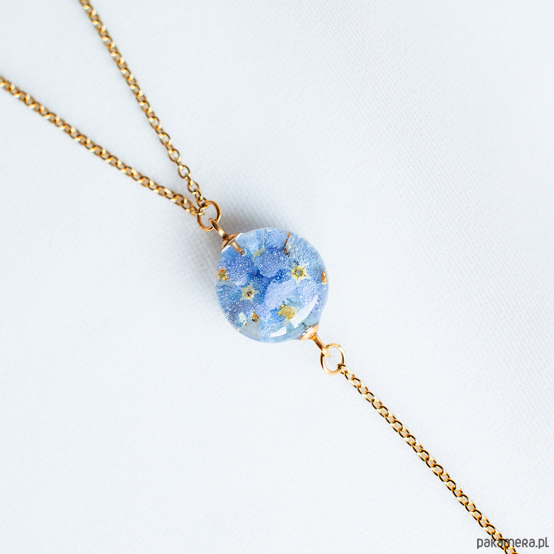 wisiory Wisior-krawat z niezapominajkami i perłami 1