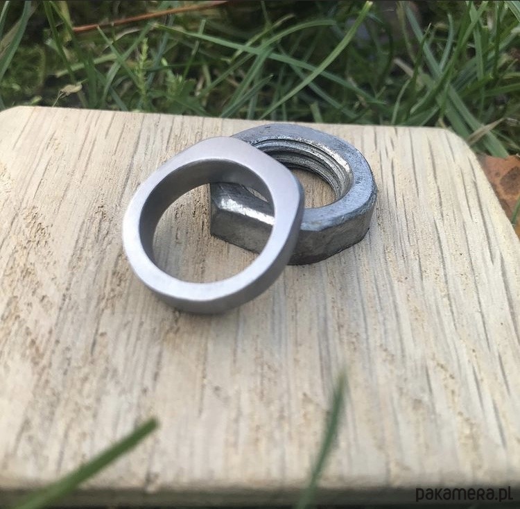 biżuteria męska Stalowy pierścionek sygnetowy 1