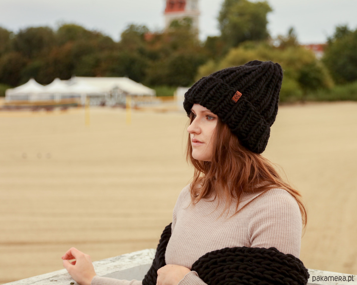 czapki damskie Czarna czapka oversize z grubej wełny klasyczna 6