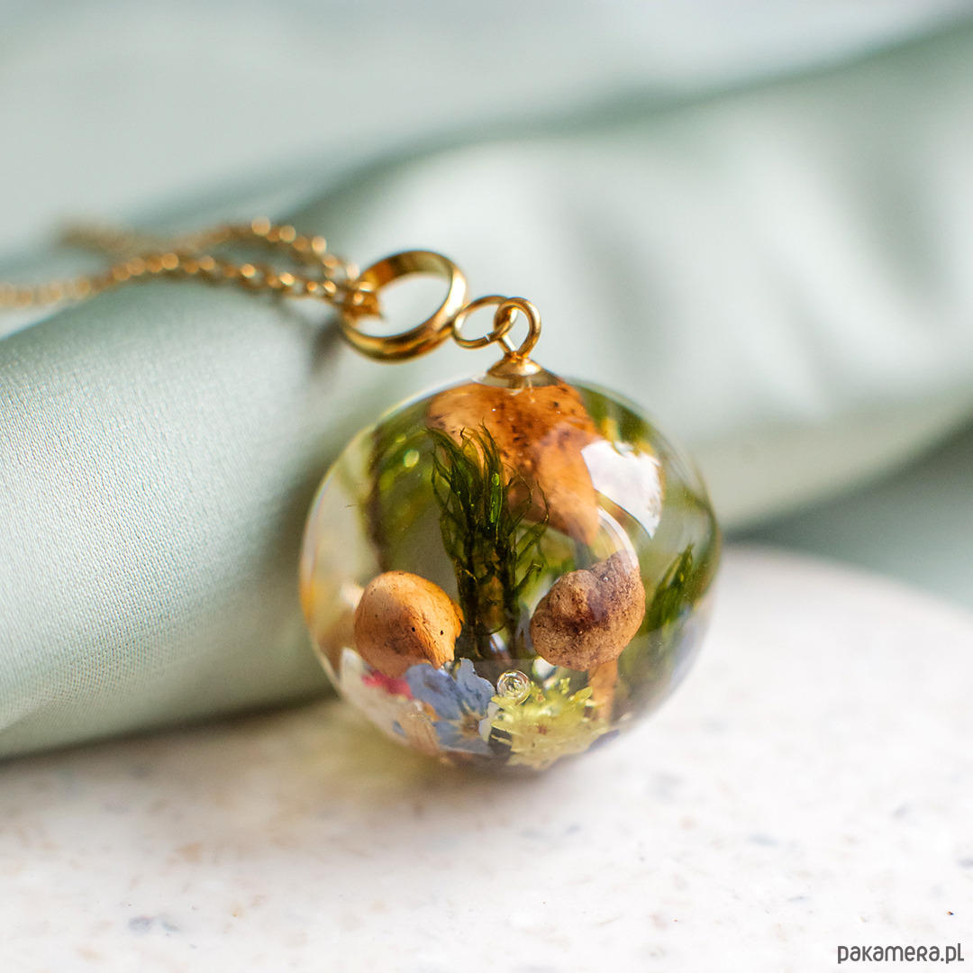 wisiory Naszyjnik z leśną kompozycją 3