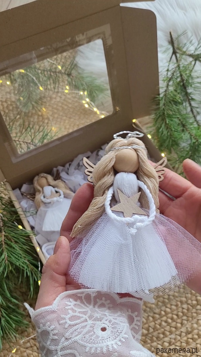 ozdoby choinkowe Świąteczny box aniołki na choinkę boho białe, srebrne 5 sztuk 1