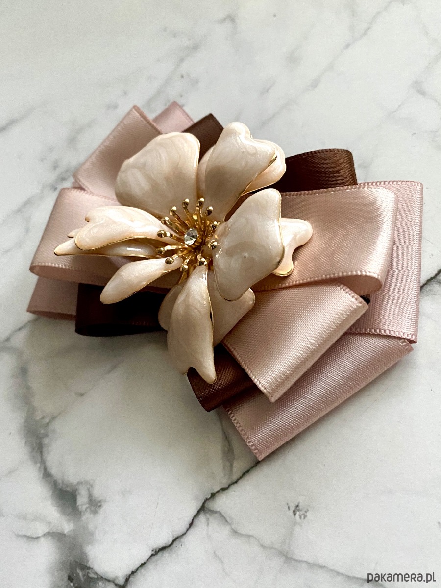 broszki Brosza  z niesamowitym perłowym Kwiatem 3d    NEW 4