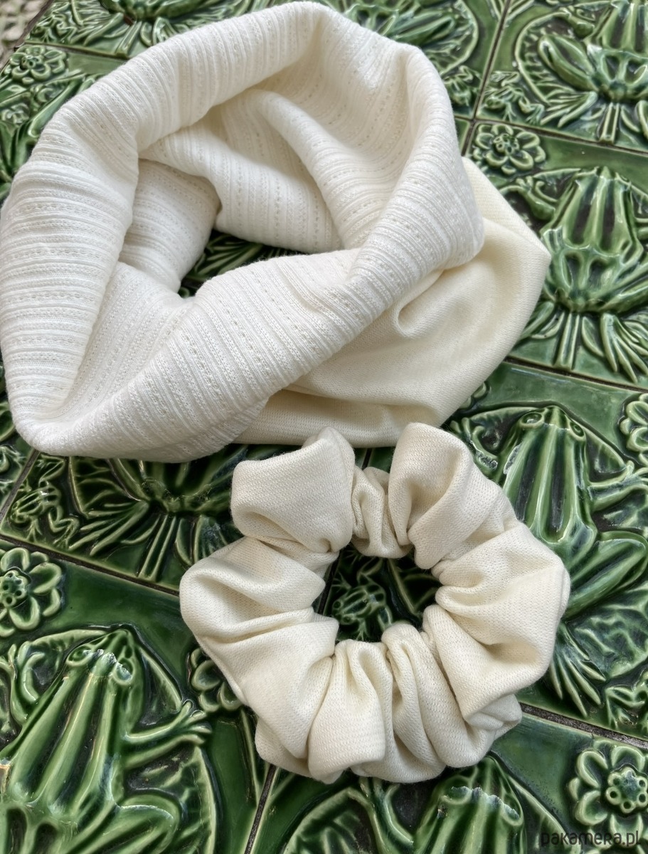gumki do włosów Kremowa gumka scrunchie Soa z wełny owczej 1