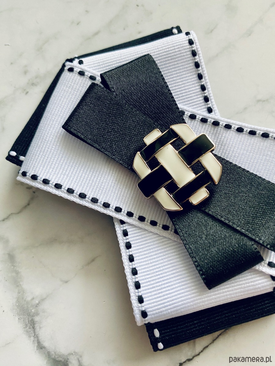 broszki Brosza Black & White z ozdobą  z szachownicy  NEW 6