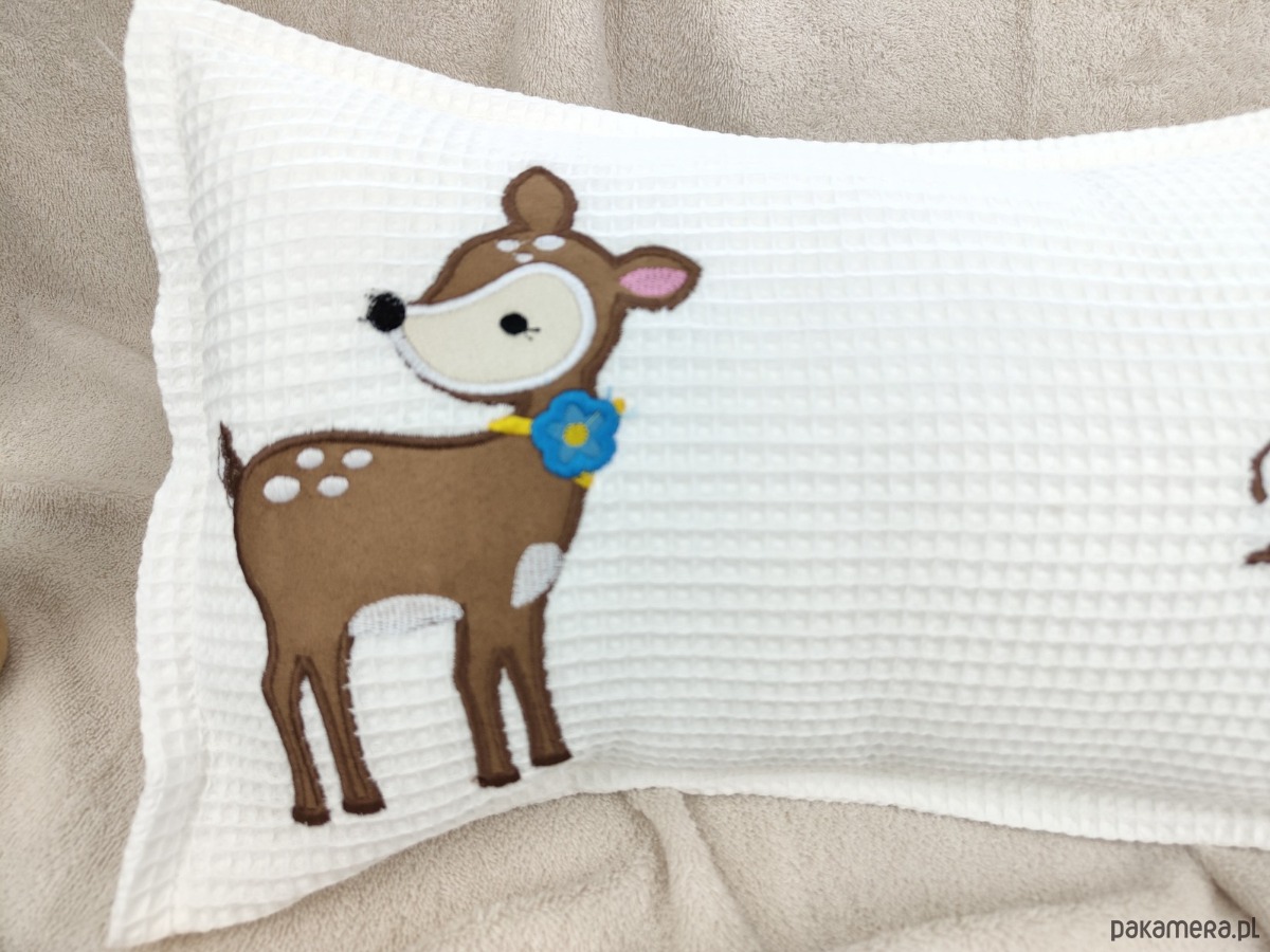 poduszki do pokoju dziecka Personalizowany prezent dla dziecka - imienna poduszka z sarenką 2