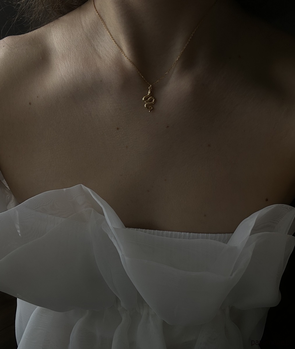 złote naszyjniki Naszyjnik z gniecionym wężem z różowego złota 2