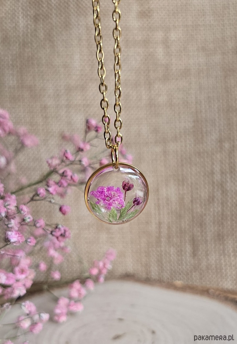 wisiory Łąka kwiatowa różowa Złota zawieszka złoty wisiorek kwiaty żywica 1