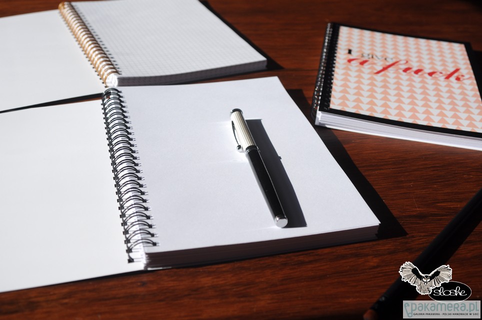 Notatnik z grafiką królika i napisem - Pakamera.pl