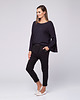 spodnie dresowe damskie Spodnie z dżerseju Boyfriend Look 415 czarne 2