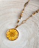 wisiory Naszyjnik z kamieniami i żółtym kwiatkiem żywica 1