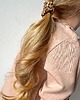 gumki do włosów Jedwabna scrunchie gumka frotka wąska micro karmelowa 1