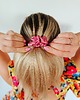 gumki do włosów Gumka jedwabna, scrunchie, frotka truskawkowy róż MIDI 3