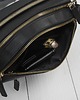 torby na ramię Torebka damska na ramię skórzana czarna klasyczna ze złotymi okuciami 6