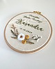 Ozdoby na ścianę Tamborek haftowany - półwianek "Golden wild rose" 1
