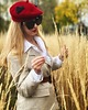 czapki damskie Beret czerwony z czarnymi serduszkami 3