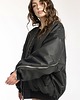 kurtki damskie Kurtka typu bomber czarna zipper 2