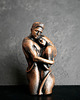 figurki i rzeźby Rzeźba z gipsu, W miłosnym uścisku, ogniste złoto, wys. 9,8 cm 5