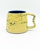 kubki Żółty ceramiczny kubek z falistym uszkiem 1