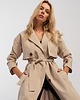 płaszcze damskie Juki - beżowy trencz 5