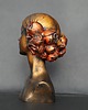figurki i rzeźby Rzeźba portret kobiety z kwiatami we włosach wys. 13 cm 2