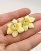 kolczyki z masy plastycznej Kolczyki sztyfty żółte narcyzy handmade stal nierdzewna 2,5 cm 3