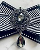 broszki Brosza Black & White z szarą kryształową ozdobą   NEW 4