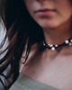 chokery Choker z pereł i czarnego rzemienia Natural 2