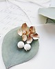Biżuteria ślubna Kolczyki z perłą na dużych kwiatowych sztyftach 4
