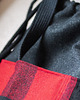 torby na ramię Czarno-czerwona torba z kominem do wózka w kratę 2