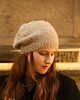 czapki damskie Beżowa czapka beretowa z wełny alpaki 3