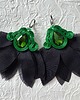 kolczyki soutache Kolczyki sutasz z zielonym kryształem i czarnymi płatkami  3