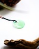 wisiory Zielony okrągły wisiorek świecący w ciemności i UV handmade 2,5 cm 2