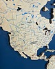 Ozdoby na ścianę Drewniana mapa świata Premium z rzekami i miastami, kolor Naturalny 1
