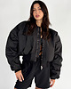 kurtki damskie Krótka kurtka typu bomber czarna 4