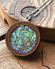 wisiory hologram w drewienku - naszyjnik 2