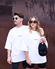 t-shirt damskie Biała koszulka oversized z napisem CLASSY AS FUCK 7