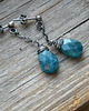 kolczyki wire wrapping Niebieski apatyt na łańcuszku  - sztyfty 3
