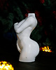 dodatki - różne Rzeźba z gipsu, figurka kobiety w bieli, wys. 8,5 cm 7