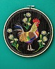 Ozdoby na ścianę Kogut w stokrotkach - czarne tło, haft w tamborku 20 cm 5