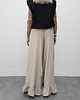 spodnie materiałowe damskie Tkaninowe spodnie boucle z falbankami - Beige 4