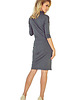 sukienki mini damskie 44-1 Sukienka sportowa z golfem - Szary Grafit 2